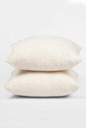 OHS 2 Pack of Boucle Teddy Fleece Cushion Covers in Cream - Size: 45 cm x 45 cm - thumbnail 2