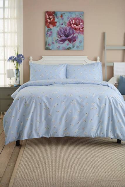 Deyongs Meadow Duvet Set with Printed Design in Blue - Size: Single - image 1