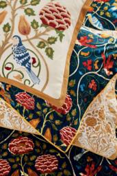 Morris & Co 'Seasons By May Indigo' Cotton Cushion in Cream - Size: 45 cm x 45 cm - thumbnail 4