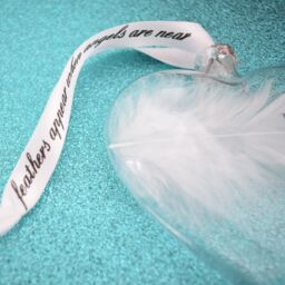 Amaya Rose Ltd In Memory of GRANDMA Feather Heart Bauble Gift Boxed in Clear - thumbnail 9