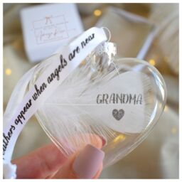 Amaya Rose Ltd In Memory of GRANDMA Feather Heart Bauble Gift Boxed in Clear - thumbnail 2