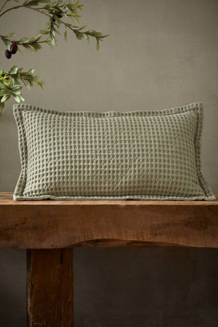 Pineapple Elephant 'Jaipur Chunky Waffle' Cotton Cushion in Green - Size: 30 cm x 50 cm - image 1