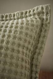 Pineapple Elephant 'Jaipur Chunky Waffle' Cotton Cushion in Green - Size: 30 cm x 50 cm - thumbnail 2