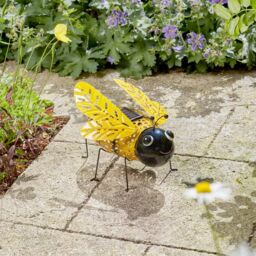 mysmartbuy Solar Powered Silhouette Buzzy Bee Garden Ornament with LED Light in Yellow - thumbnail 2