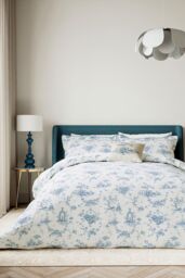 V & A 'Enchanted Garden' Cotton Cushion in Blue - Size: 45 cm x 45 cm - thumbnail 3