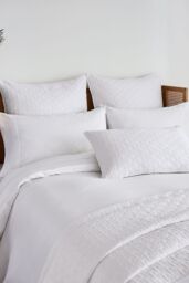 Ted Baker 'TB Plain Dye' Cotton Sateen Square Oxford Pillowcase in White - thumbnail 3