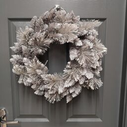 Samuel Alexander 50cm Premier Christmas Snow Fir Door Wreath in White - thumbnail 4