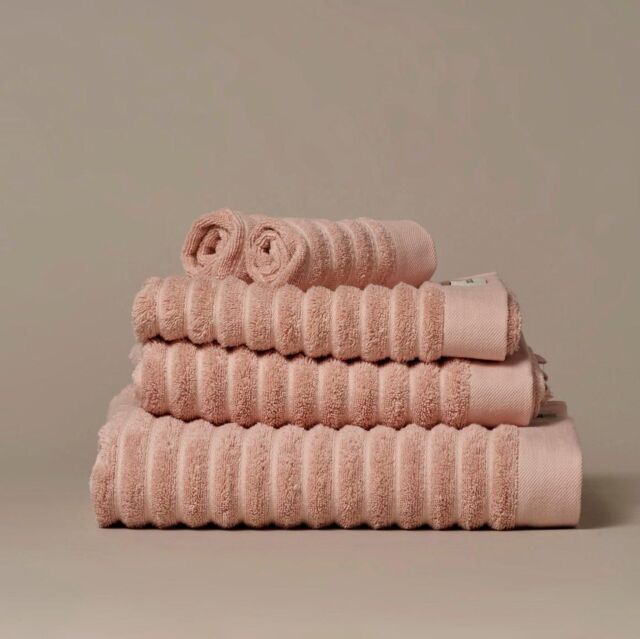Misona Luxury Ribbed Bath Towel - 100% GOTS Cotton in Pale Pink - image 1