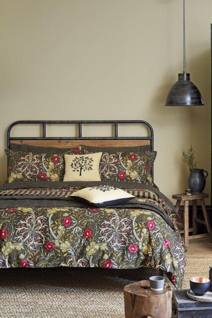 Morris & Co 'Morris Seaweed Cotton' Cover Set in Black - Size: Super King - image 1