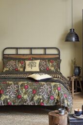 Morris & Co 'Morris Seaweed Cotton' Cover Set in Black - Size: Super King