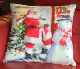 Luxury Living Christmas House Decorative Cushion With Pad 45cm x 45cm in Red - Size: 45 cm x 45 cm