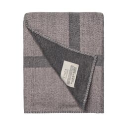 Vinga Monogram Blanket in Grey - thumbnail 3