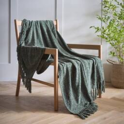 Portfolio Home Malmo Textured Tassels Chenille Throwover Throw Blanket 127 x 152 cm in Green - Size: 127 cm x 152 cm