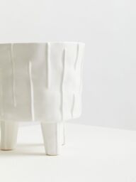 Orsina Stylish Design White Large Planter, Lightweight Large Garden Flower Pot, Versatile Planter For Plants - thumbnail 5