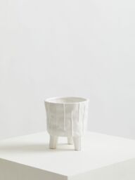 Orsina Stylish Design White Large Planter, Lightweight Large Garden Flower Pot, Versatile Planter For Plants - thumbnail 4