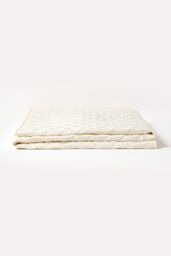 Homescapes Luxury 300 TC Quilted Deep Fitted Mattress Protector in Cream - Size: Single - thumbnail 4