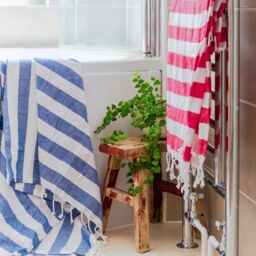 Nicola Spring 100% Cotton Bath Towel Turkish Style Hamman Beach Towel Bath Sheet - 170 x 90cm in Red - thumbnail 4