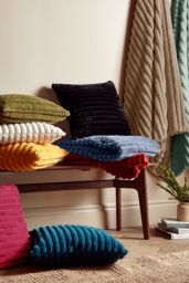 Catherine Lansfield 'Cosy Ribbed' Cushion in Grey - Size: 45 cm x 45 cm - thumbnail 4