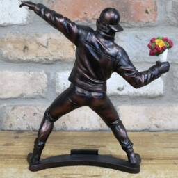 Gifts Direct 2 U Novelty Love Resin Ornament - Man with Flowers in Dark Brown - thumbnail 4