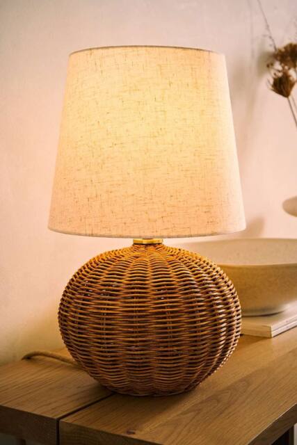 ValueLights Henrietta Natural Wicker Base with Linen Shade Table Lamp & Bulb - image 1