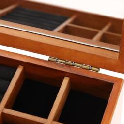 Kelvenix Large Capacity Wooden Jewelry Box Jewelry Organizer in Brown - thumbnail 5