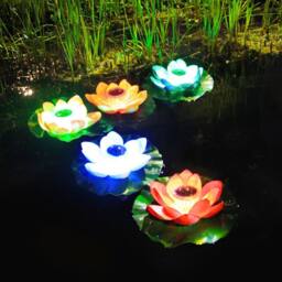Quipulse Solar-powered Lotus Flower Pond Lights in Pink - thumbnail 2