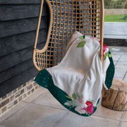 Benjamin Tate Design Bright Flowers Dark Blanket in Natural - Size: 120 cm x 150 cm - thumbnail 4