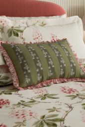 Sanderson 'Chestnut Tree' Cotton Cushion in Green - Size: 40 cm x 60 cm - thumbnail 2