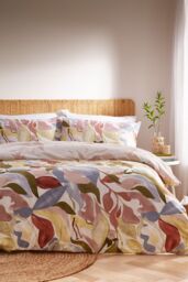 Furn Amarosa Abstract Floral Reversible Duvet Cover Set in Pink - Size: Super King - thumbnail 2