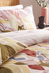 Furn Amarosa Abstract Floral Reversible Duvet Cover Set in Pink - Size: Super King - thumbnail 3