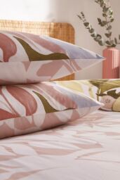 Furn Amarosa Abstract Floral Reversible Duvet Cover Set in Pink - Size: Super King - thumbnail 4
