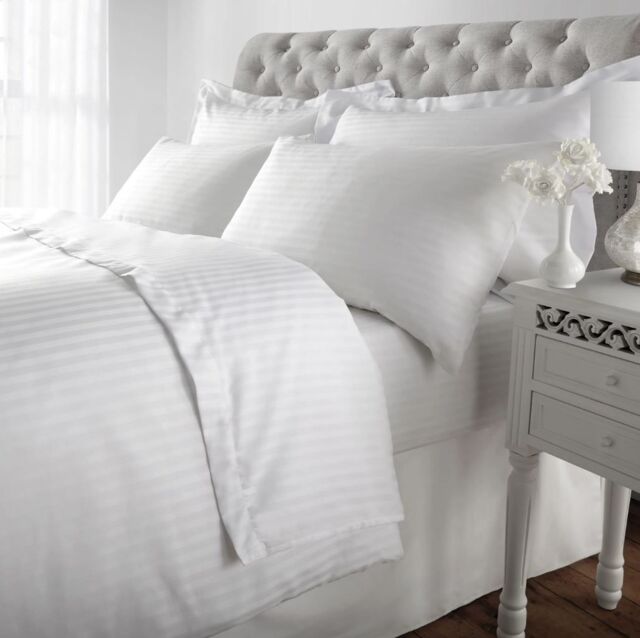 Sweet Dreams 300 Thread Striped Luxury Duvet Cover in White - Size: Super King
