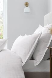 Murmur 'Seren' Oxford Pillowcase in White - thumbnail 2