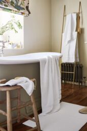 CHRISTY 'Signum' Heavyweight 100% Combed Cotton 8 Piece Towel Bundle in White - thumbnail 4