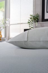 The Lyndon Company Gingham Duvet Cover Set - Soft & Breathable Cotton with Double Piped Edges in Green - thumbnail 4