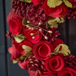 Dibor 35cm Red Crimson Rose Xmas Decor Front Door Wreath Christmas Wreath - thumbnail 3