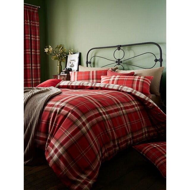 Catherine Lansfield Kelso Tartan Duvet Cover Set in Dark Red - Size: Double - image 1