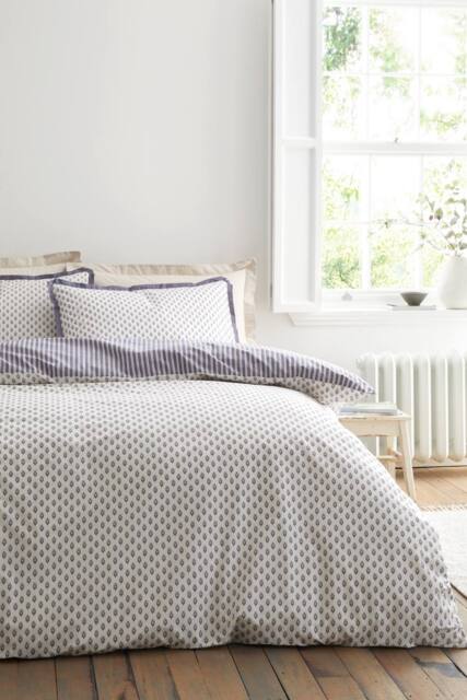 Bianca 'Amelie' 200 Thread Count Cotton Reversible Duvet Cover Set in Blue - Size: Double - image 1
