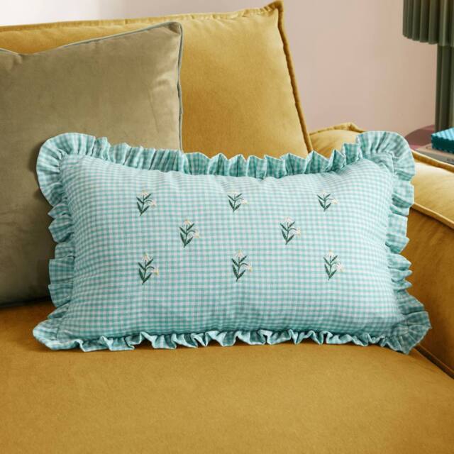 Furn Les Petite Fleurs 100% Cotton Gingham Ruffle Cushion in Green - Size: 30 cm x 50 cm - image 1