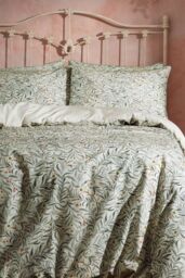 Edinburgh Weavers Malory Botanical Luxury Cotton Piped Duvet Cover Set in Green - Size: Double - thumbnail 2