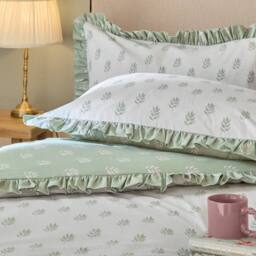 Wylder Ava Leaf Print Reversible Duvet Cover Set in White - Size: Super King - thumbnail 3