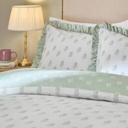 Wylder Ava Leaf Print Reversible Duvet Cover Set in White - Size: Super King - thumbnail 2