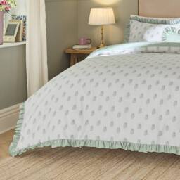 Wylder Ava Leaf Print Reversible Duvet Cover Set in White - Size: Super King - thumbnail 4