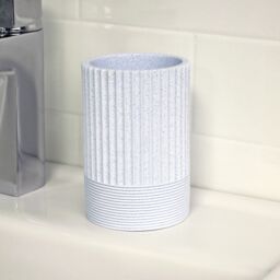 Showerdrape Tranquil Pale Blue Resin Freestanding Tumbler in Light Blue