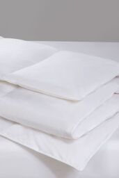 BHS All Natural 4.5 Tog Duck Feather & Down Duvet in White - Size: Double - thumbnail 3