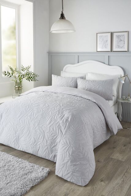 Serene 'Luana' Microfibre Pinsonic 3D Floral Design Duvet Cover Set in Silver - Size: King - image 1
