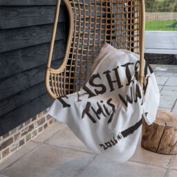 Benjamin Tate Design Fashion This Way Blanket in Natural - Size: 120 cm x 150 cm - thumbnail 4