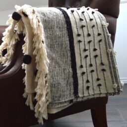 Allure Bath Fashions Nina Bobble Textured Throw Blanket in Beige - Size: 125 cm x 150 cm - thumbnail 4