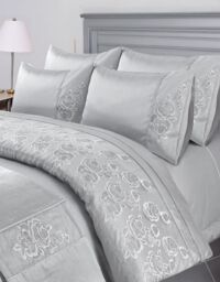 Snug City Duvet Cover & Pillowcase Set Embroided Luxury Design Polyester Linen in Silver - Size: Super King