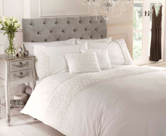 Rapport Home Limoges Polycotton Floral Duvet Cover Set with Pillowcase in Cream - Size: Single - image 1